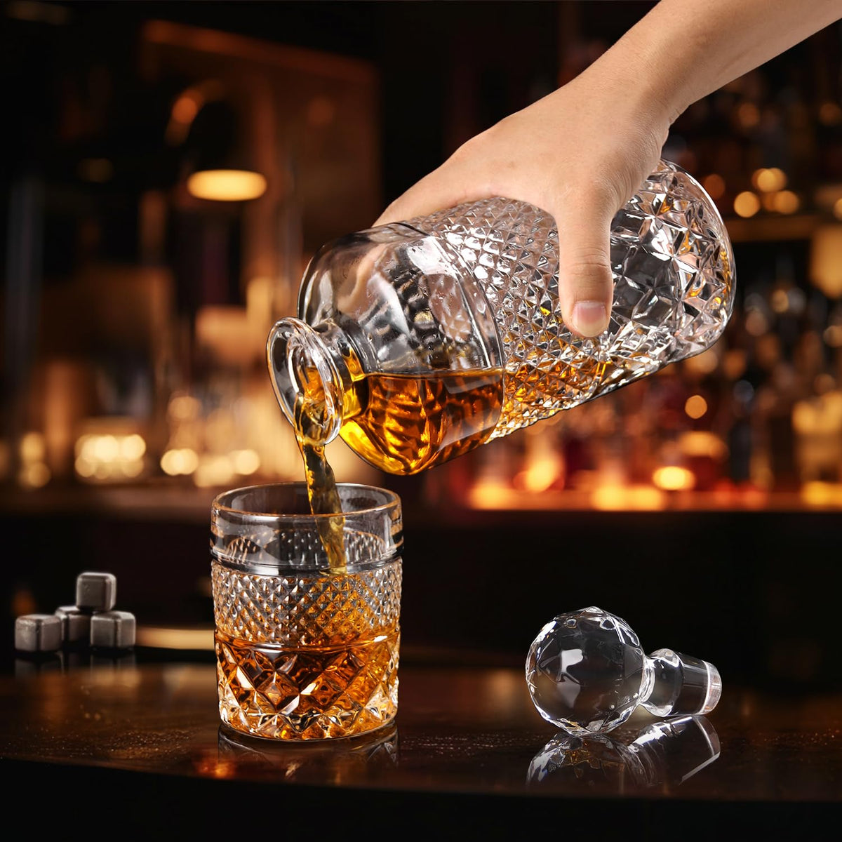 27oz Crystal Whiskey Decanter Set with 4 Glasses D195