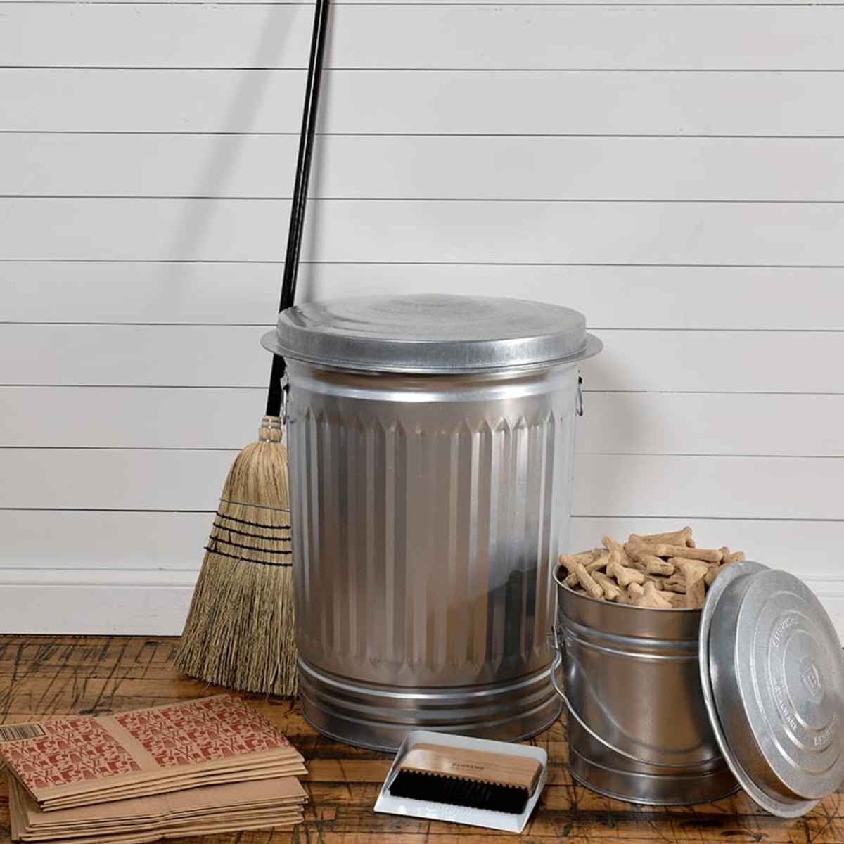 20 Gallon Galvanized Steel Trash Can with Locking Lid V266186